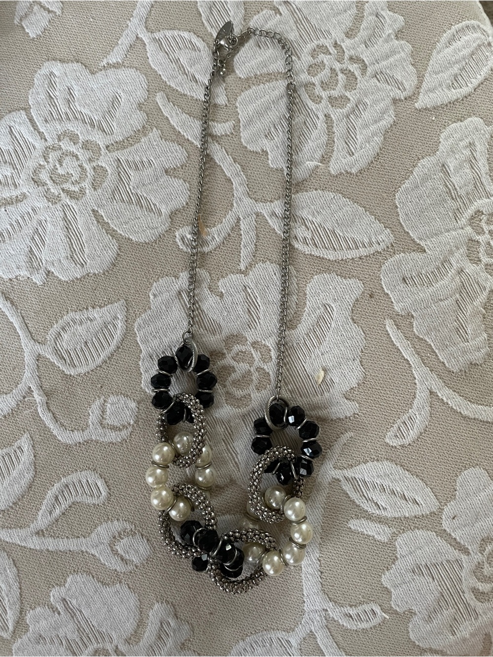 Elegant Black and Pearl Statement Necklace Y2K